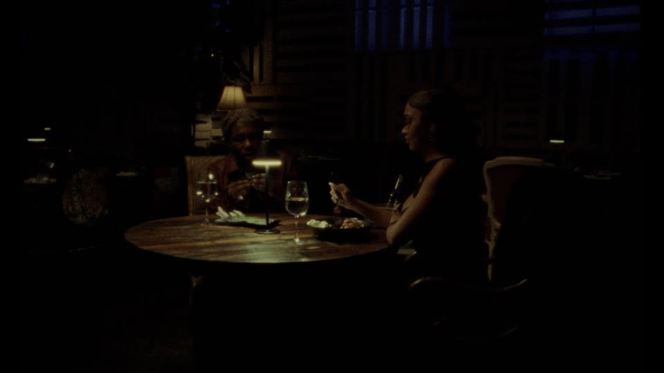 Miniatura del videoclip VTMNTSCOAT · Destroy Lonely